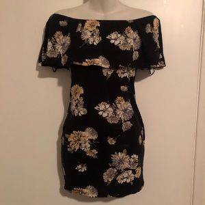 4/$20❗️ F21 Off The Shoulder Dress